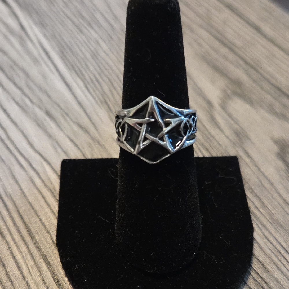 5 Pointed Star Ring